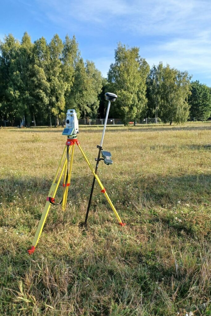 Tachimetr podczas tyczenia